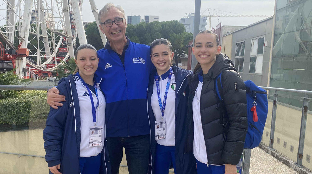 Bronzo per l'Italia ai Mondiali femminili di Karate: c'è anche Riccione nello splendido risultato - Corbelli del Centro Karate Riccione con Padoan, Dominici e Crucitti