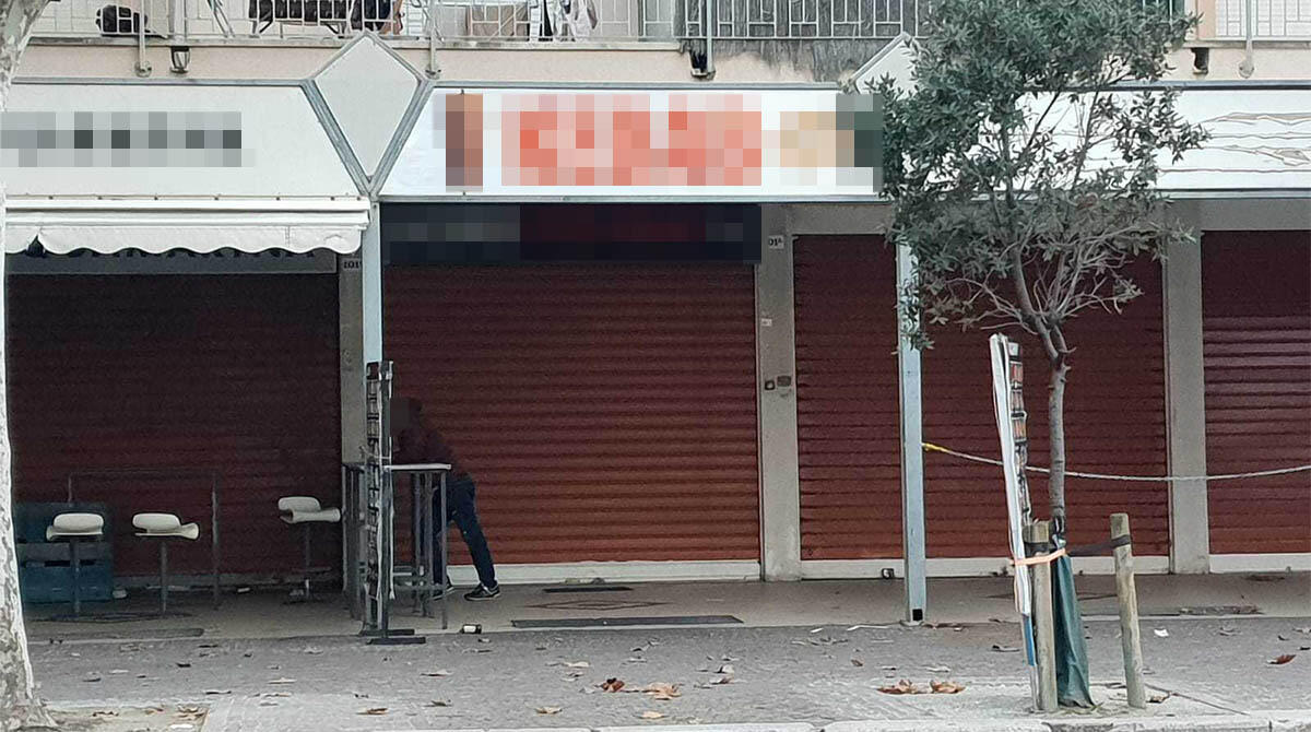 Violenta rapina in viale Regina Margherita: esercente accoltellato finisce in ospedale - Il luogo della rapina a distanza di ore dai fatti