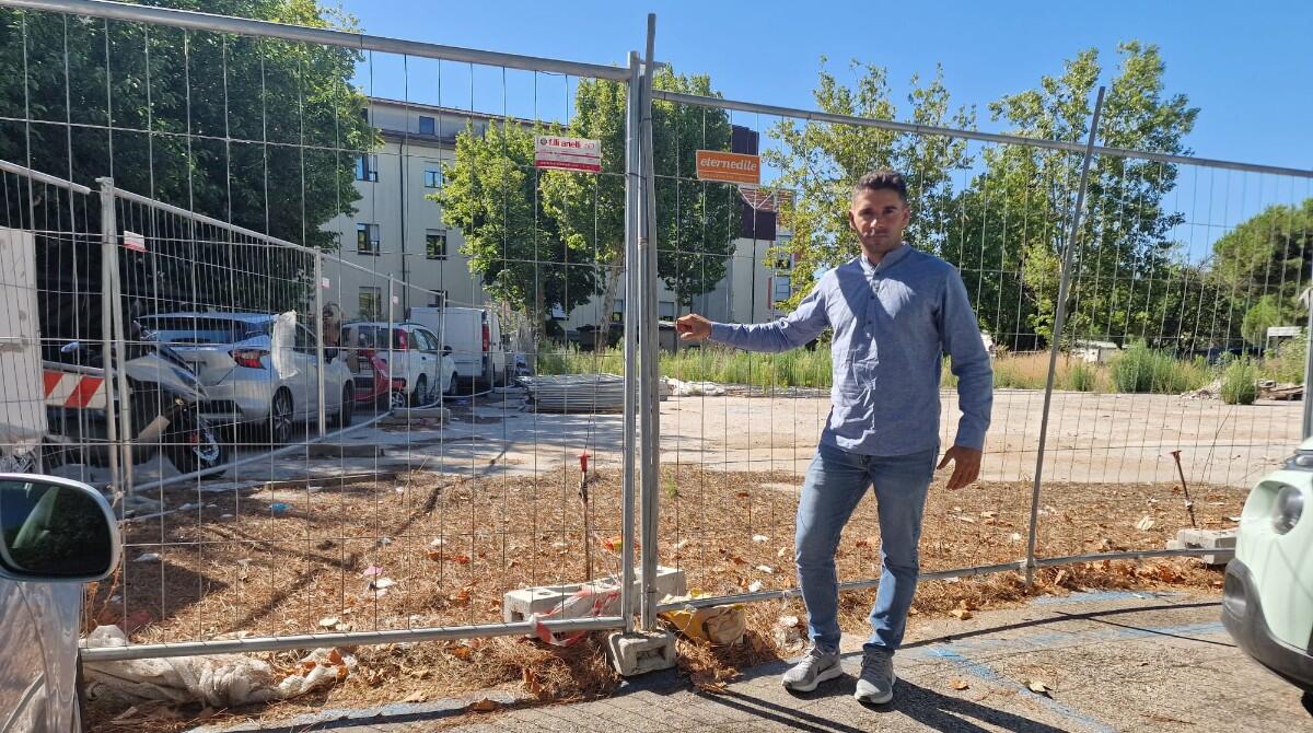 Lunedì partono i lavori per il nuovo parcheggio dell'ospedale Ceccarini - Assessore Simone Imola al Parcheggio dell'ospedale Ceccarini