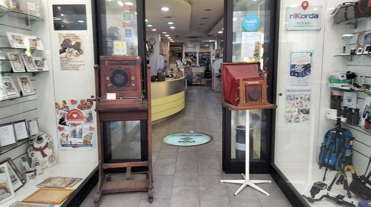 Un monumento della fotografia riminese: Foto Soci diventa bottega storica della città - Foto Soci, via Cairoli - Rimini