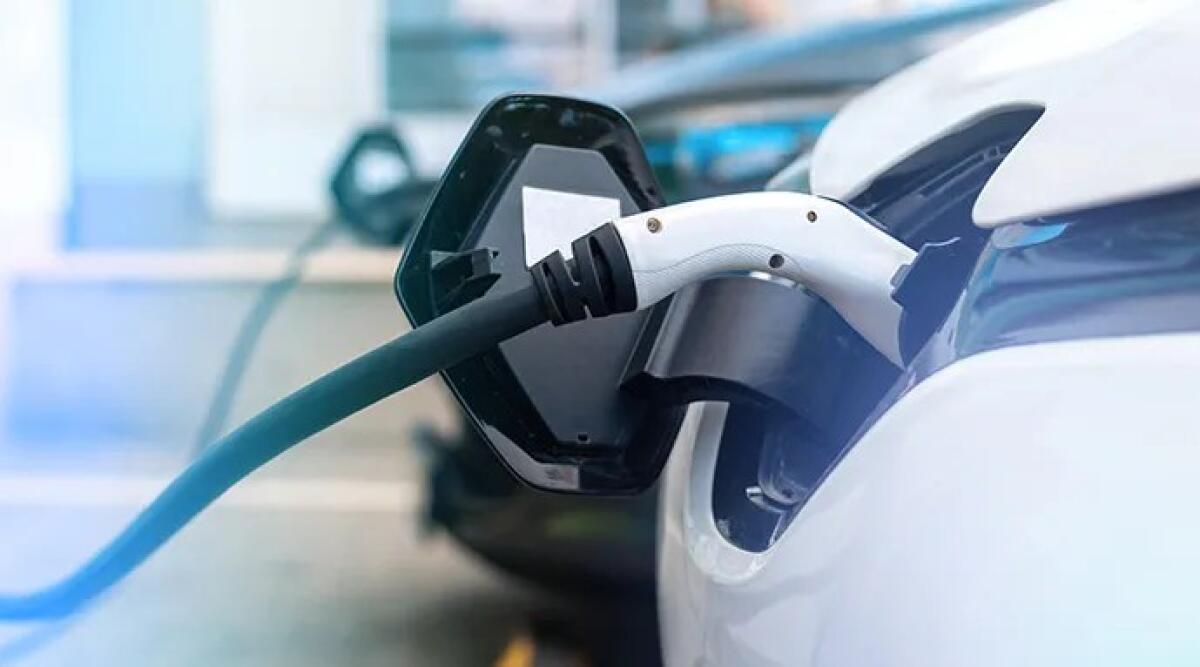 In Italia l'elettrico non sfonda: solo 4 auto su 100, il report da Ecomondo - Repertorio