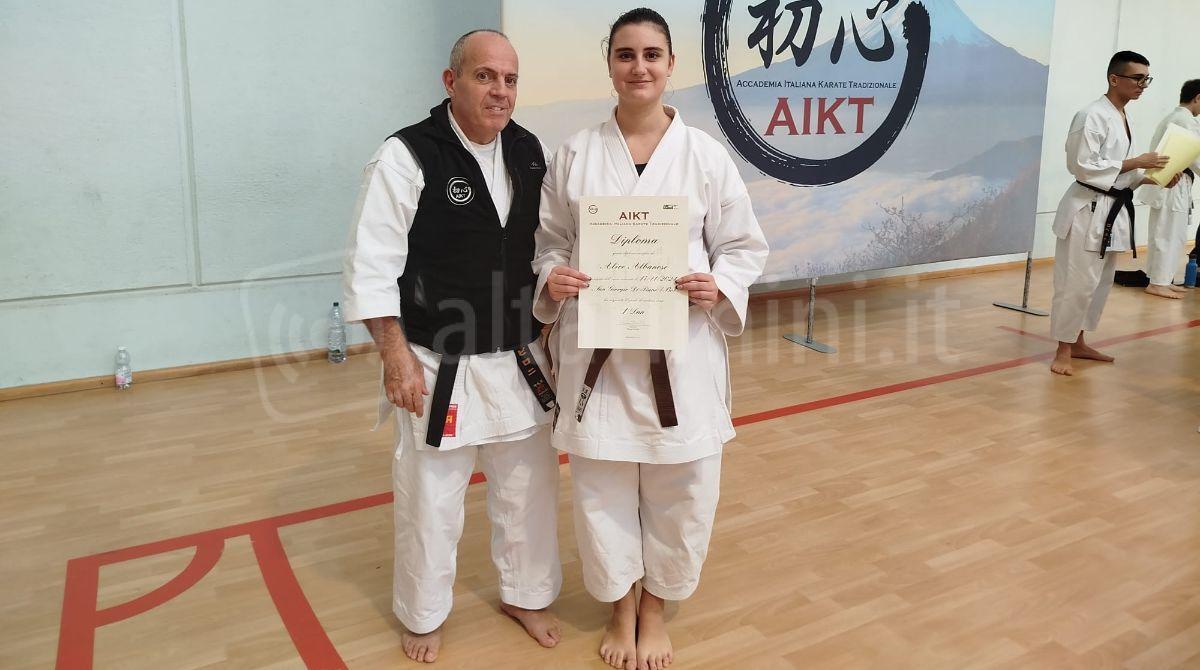 Karate: successo per Alice Albanese: promossa cintura nera 1° Dan allo Stage Nazionale AIKT - Alice Albanese e il Maestro Denis Pironi
