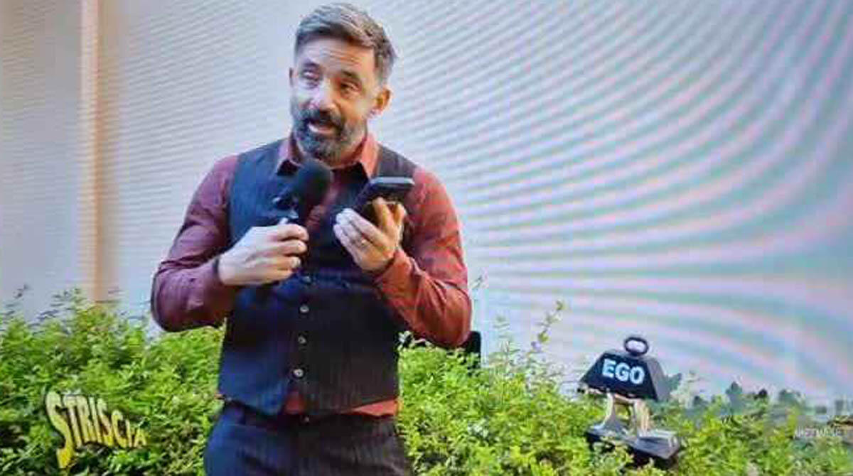 Giornalista riminese Enrico Sanchi respinge le accuse di Striscia La Notizia - Un frame del servizio di Striscia La Notizia