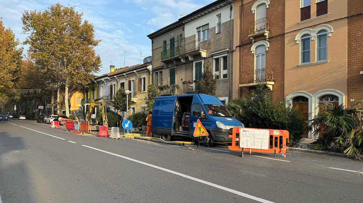 Perdite idriche a Rimini: Hera ripara il guasto in via Tripoli - Intervento di Hera in via Tripoli, Rimini