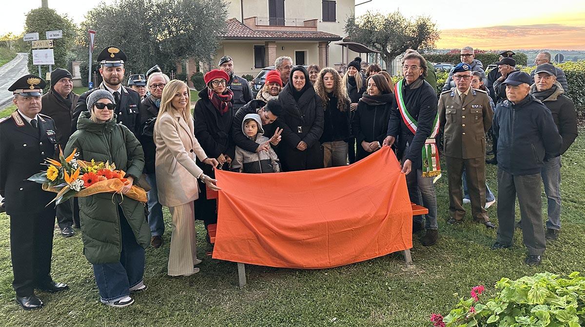 Coriano inaugura la sesta panchina arancione contro la violenza sulle donne -