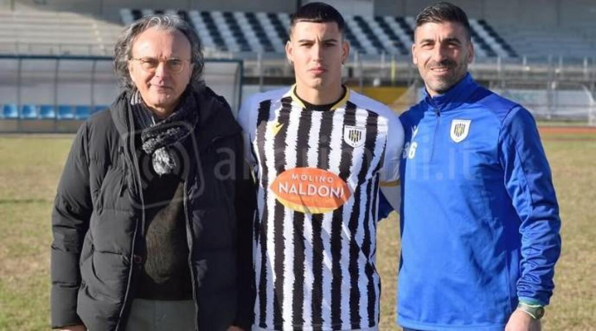 Calciomercato, l'attaccante Simone Fabretti ritorna al Massa Lombarda: all'esordio subito in gol - 