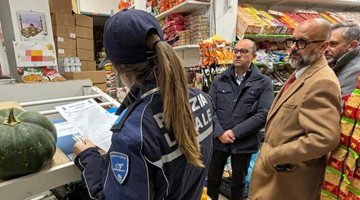 Chiusi due negozi per carenze sanitarie a Forlì -