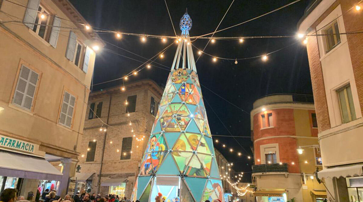 A Santarcangelo entra nel vivo il Natale nei Luoghi dell'Anima, ecco i primi eventi di dicembre - Torna anche il Pino di Natale dedicato a Pino Boschetti