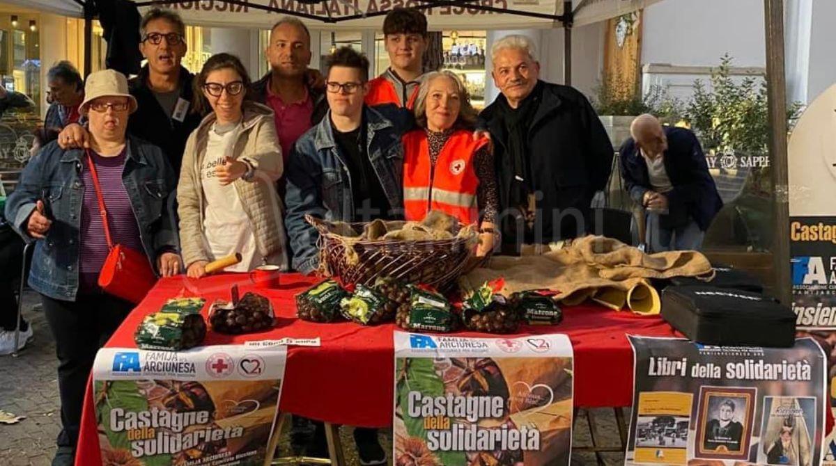 Riccione: tornano le “Castagne della solidarietà” per tre weekend in Viale Ceccarini -