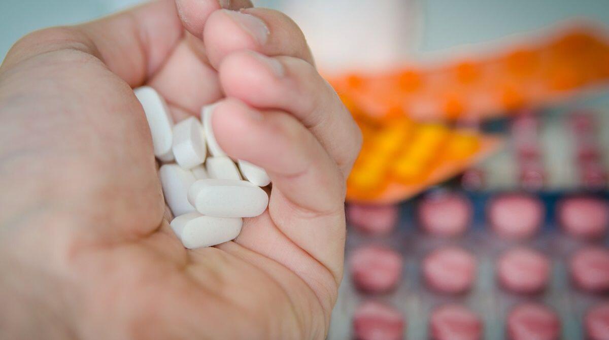 Compie furto in appartamento, ruba anche medicine e le ingerisce: finisce in ospedale - Repertorio