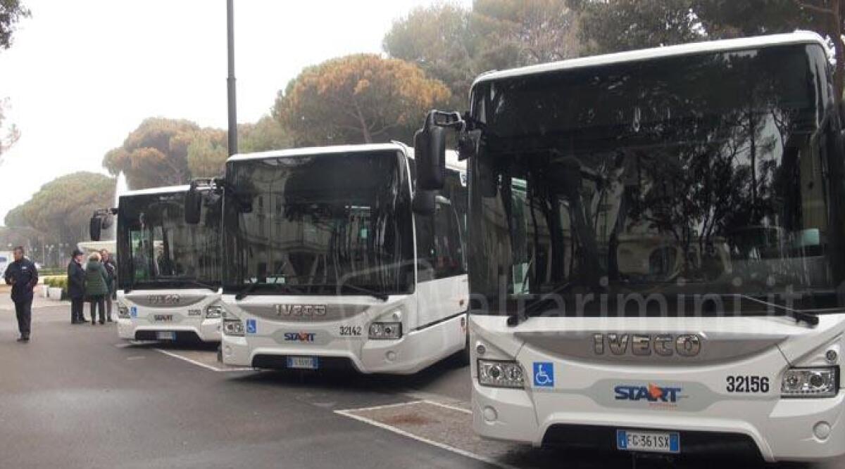 Scuola, cambio di orari e percorso per autobus: ecco le novità - Autobus Start Romagna (foto di repertorio)
