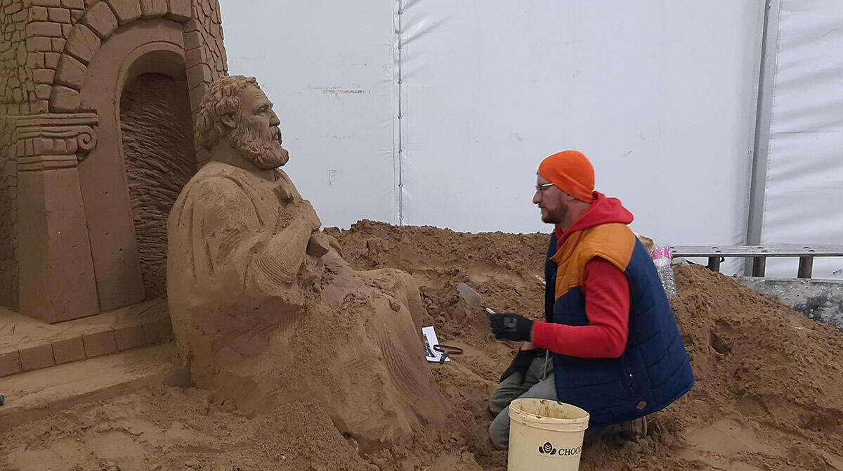 Magia in riva al mare: a fine mese inaugura il grande presepe di sabbia a Rimini - Presepe di Sabbia a Rimini
