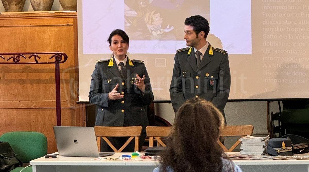 La Finanza incontra gli alunni del Ceis "Ambasciatori di sicurezza informatica" -