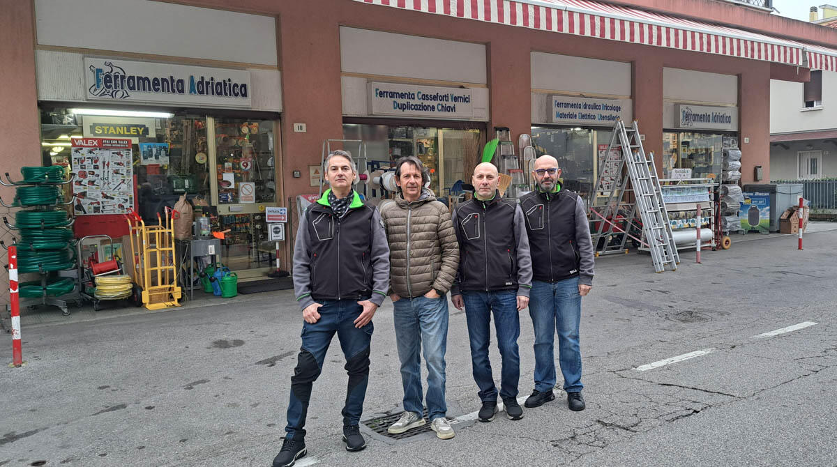 La ferramenta storica è anche un luogo di ritrovo: "Ci si ritrovava a parlare di calcio, come al bar" -
