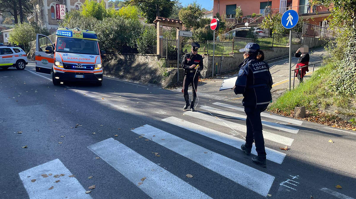 Investita a Novafeltria: la donna 60enne non è in pericolo di vita - Le immagini dell'incidente di lunedì 4 novembre avvenuto a Novafeltria
