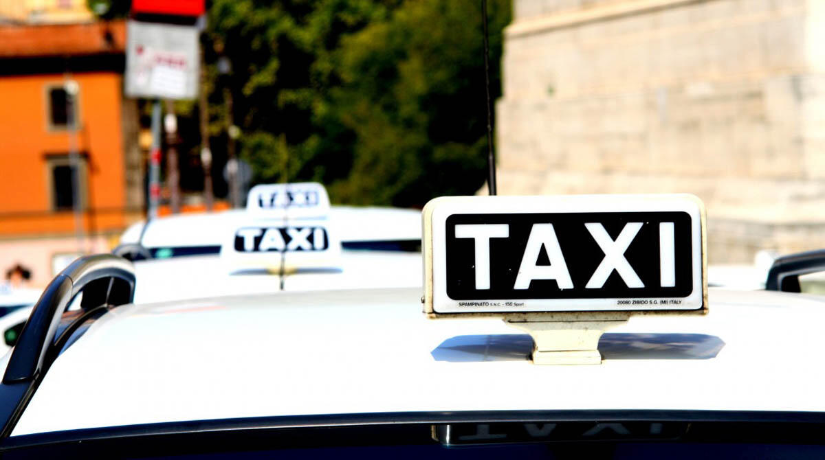 Ecomondo e traffico in tilt, i tassisti: "pronti ad affrontare la sfida con servizio intensificato" - Taxi REPERTORIO