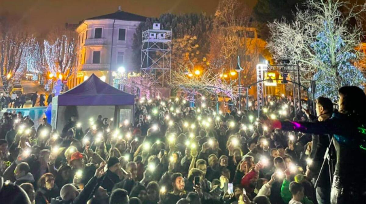 Cattolica accende la magia: Natale arriva con il Christmas Village di piazza Nettuno -