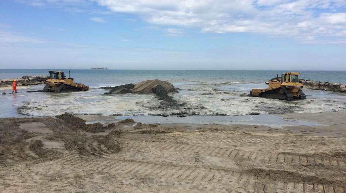 Misano pensa all'estate: al via azione anti erosione in spiaggia -