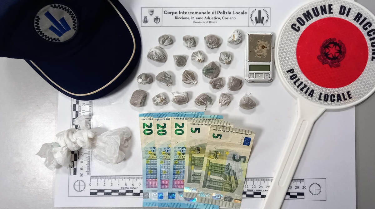 Alla fermata del Metromare con la droga: 18enne denunciato, già fermato con l'hashish 7 giorni prima - 