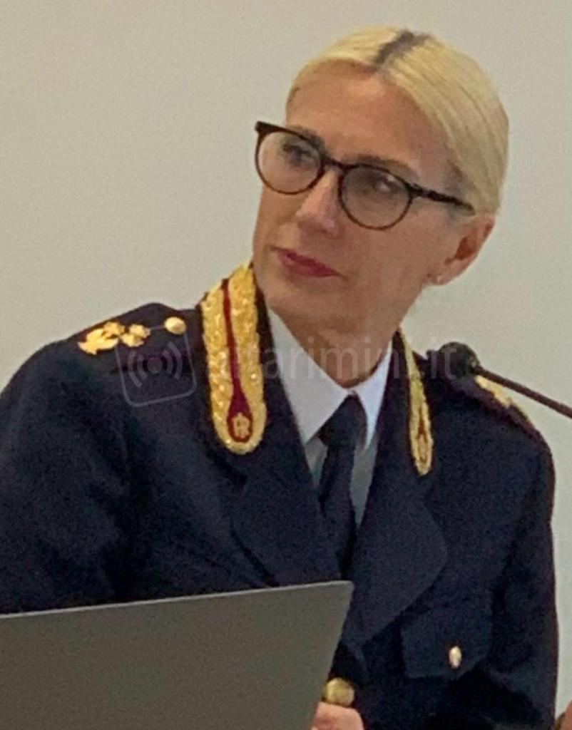 Anna Bisulli, Sostituto Commissario di Polizia