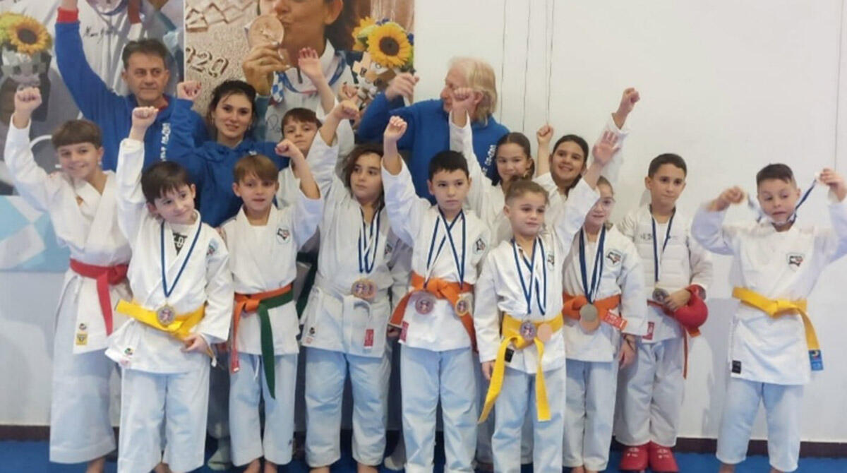 Giovani talenti del karate: il centro Rimini-Cervia fa incetta di medaglie a San Marino - Open Karate Rsm