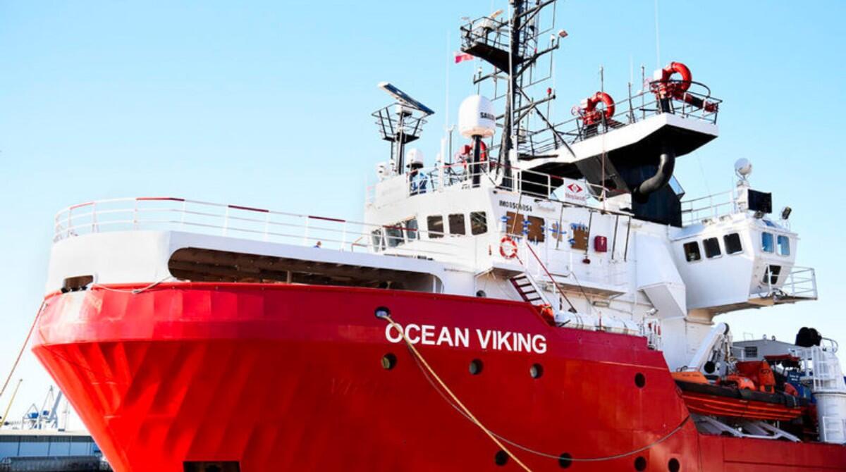 Al porto di Ravenna attracca la nave Ocean Viking con a bordo 163 migranti - Ocean viking