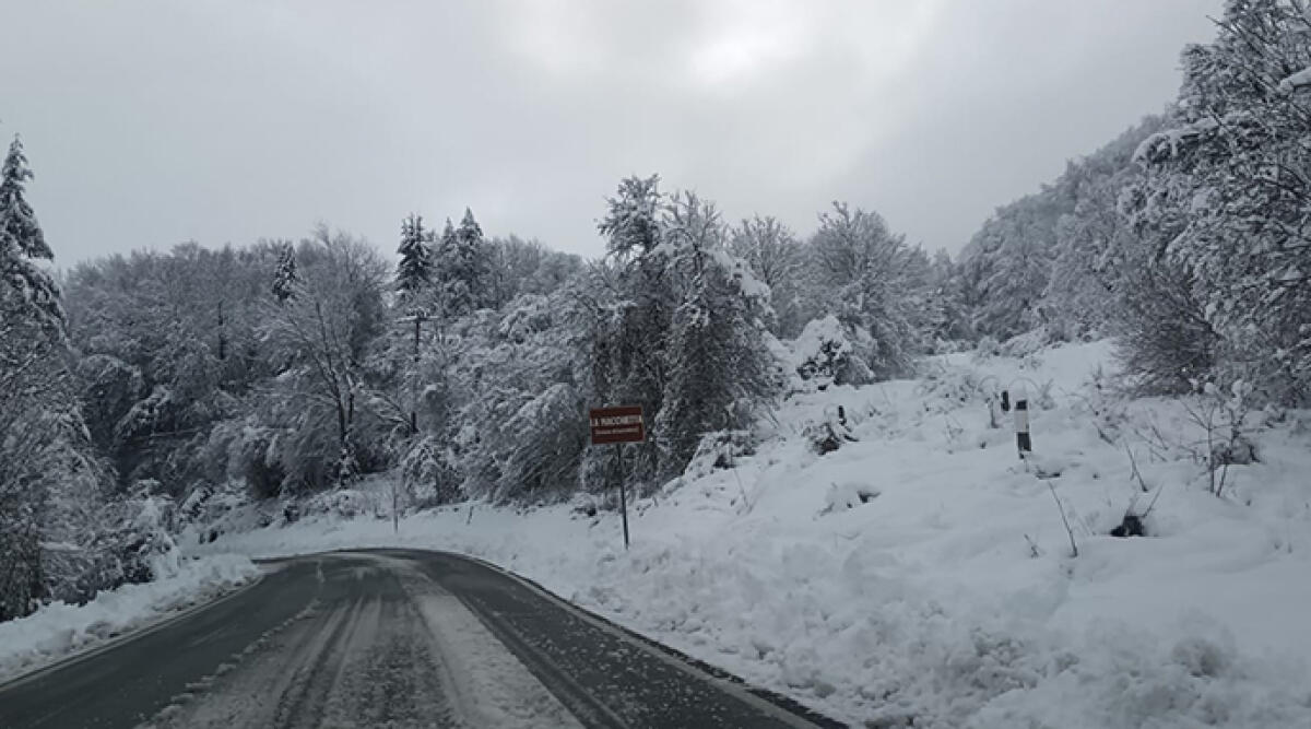 Neve in Alta Valmarecchia: 20 cm alle Balze, viabilità sotto controllo -
