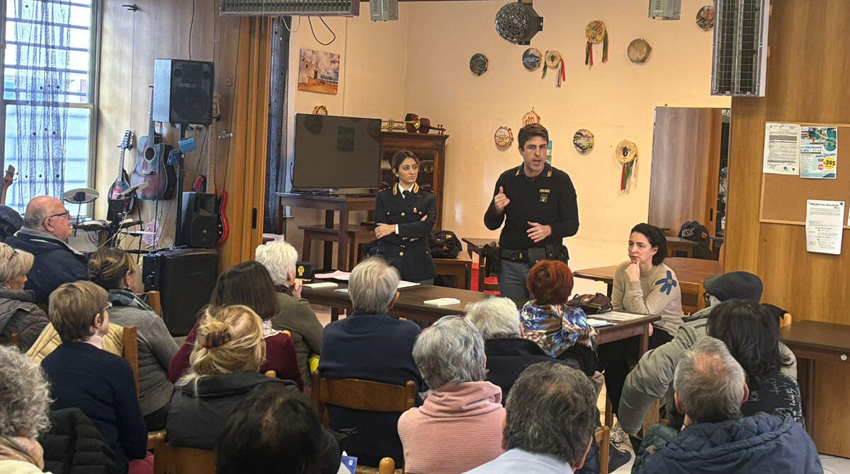 Truffe online: la Polizia di Stato al fianco degli anziani nel progetto di Federconsumatori - 