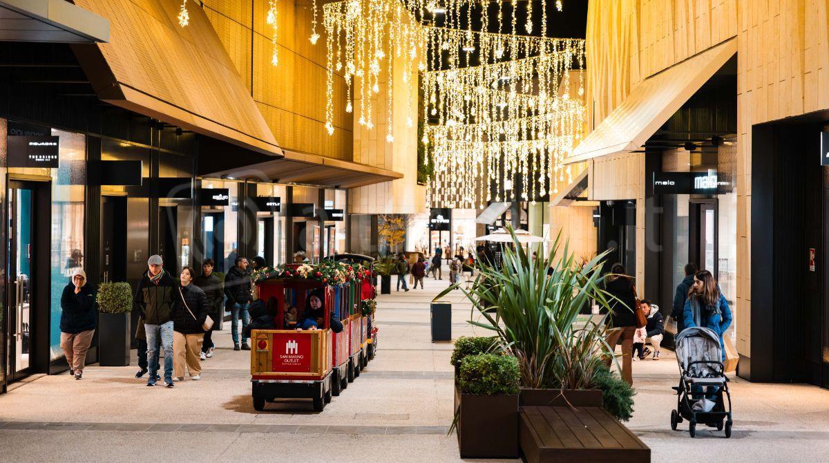 Natale al San Marino Outlet Experience: laboratorio per bambini e pista di ghiaccio -