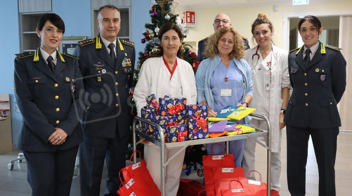 Fiamme Gialle in visita al reparto di Oncoematologia Pediatrica di Rimini - 