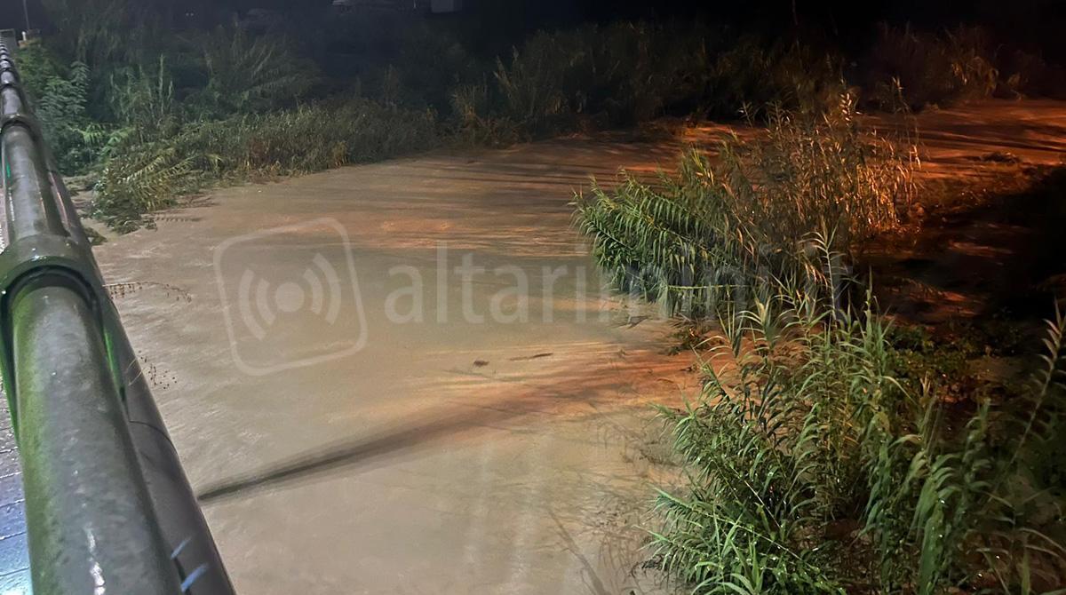 Reggio Emilia: voleva scattarsi un selfie, rimane bloccata a causa dell'innalzamento dell'acqua - Repertorio