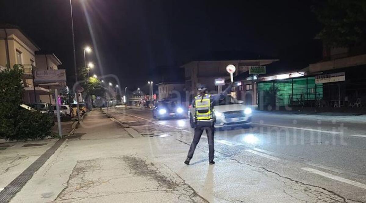 Fermato a Rimini rifiuta il test tossicologico: assolto automobilista - Polizia Locale di Riccione (foto di repertorio)