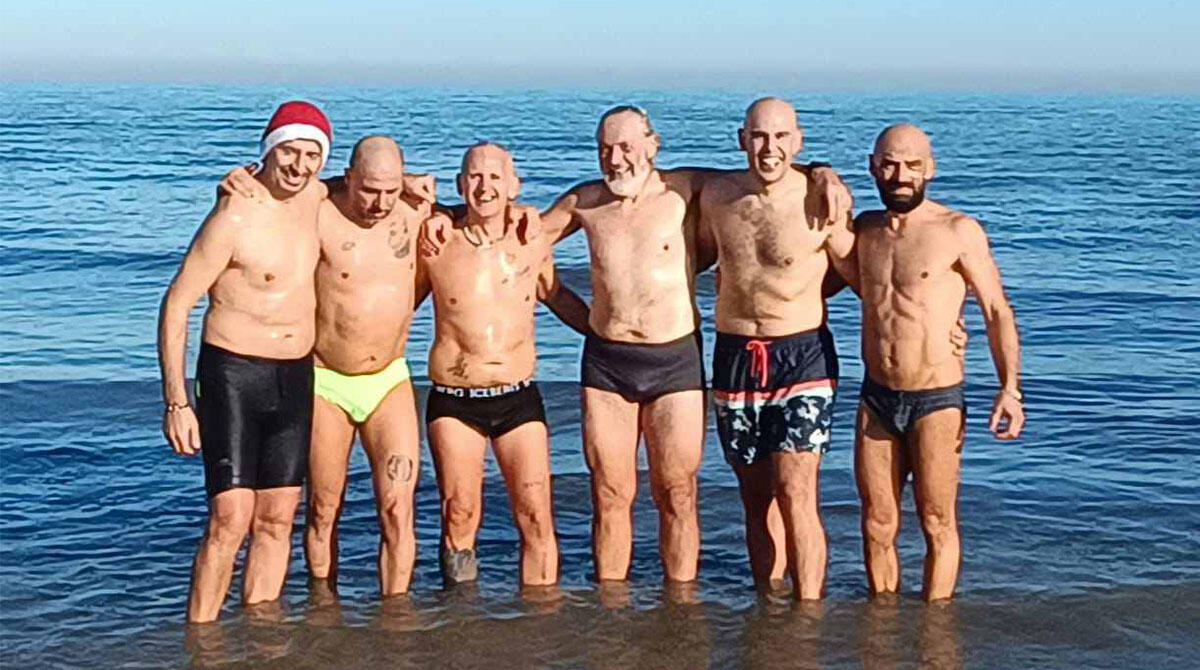 Addio 2024 e benvenuto 2025 con il bagno nel mare di inverno: il rito di Misano Podismo - 