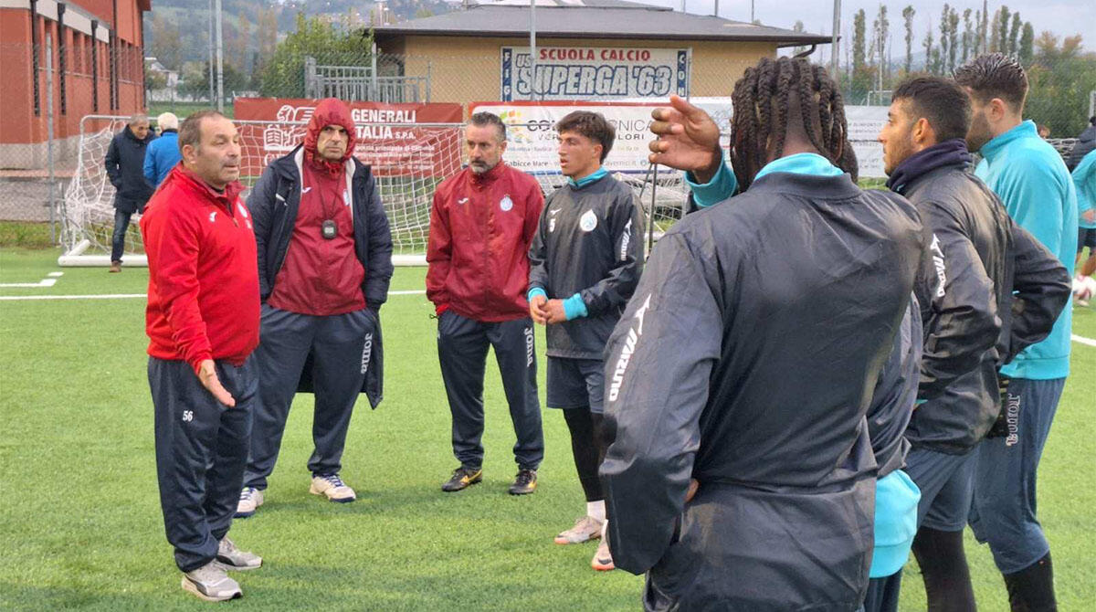San Marino, campo di Acquaviva impraticabile: con lo United Riccione trasloco forzato - Biagioni "catechizza" i suoi giocatori