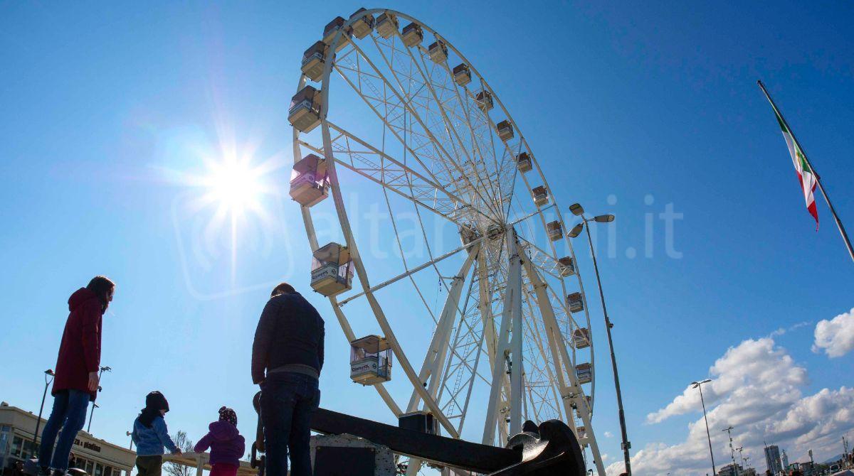 Rimini, il boom del mercato estero salva il turismo: Germania e Polonia in vetta - La Ruota Panoramica di Rimini - GRPhoto