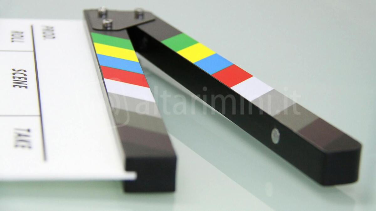 Cinema Rimini: aperto il bando per la produzione di 8 cortometraggi - Photo by Pixabay on <a href="https://www.pexels.com/photo/white-and-black-clapper-board-274937/" rel="nofollow">Pexels.com</a>