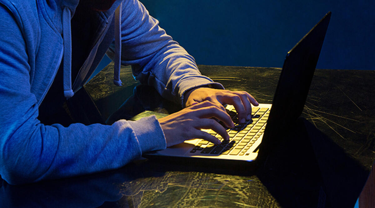 Giovanissimo hacker modifica le rotte delle petroliere e i voti scolastici - Foto di repertorio