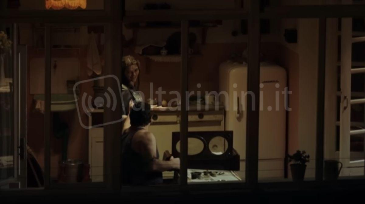 Arrestato perché indossa la cravatta: al Cinema Tiberio di Rimini il film "Amerikatsi" -