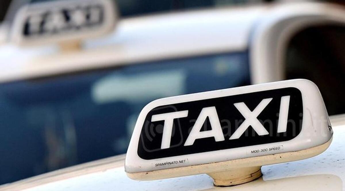 Taxi, al via il bando per 14 nuove licenze a Rimini - 
