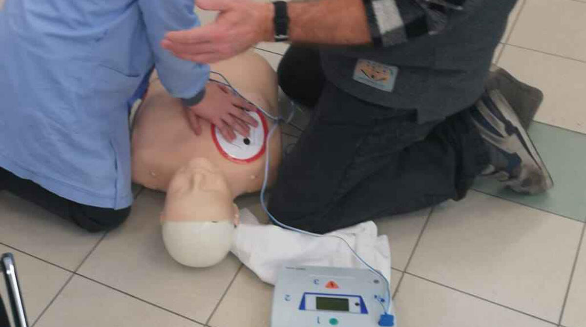 Nel ricordo di Chiara: donato il defibrillatore alla scuola Alba Adriatica di Rimini - 