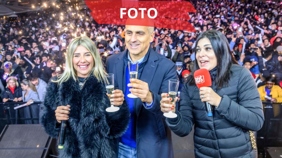 Capodanno a Rimini per oltre 40.000 persone, il sindaco: "cartolina da grande capitale" - Il sindaco con Valentina Guidi di Discoradio e Roberta Lanfranchi di Rds