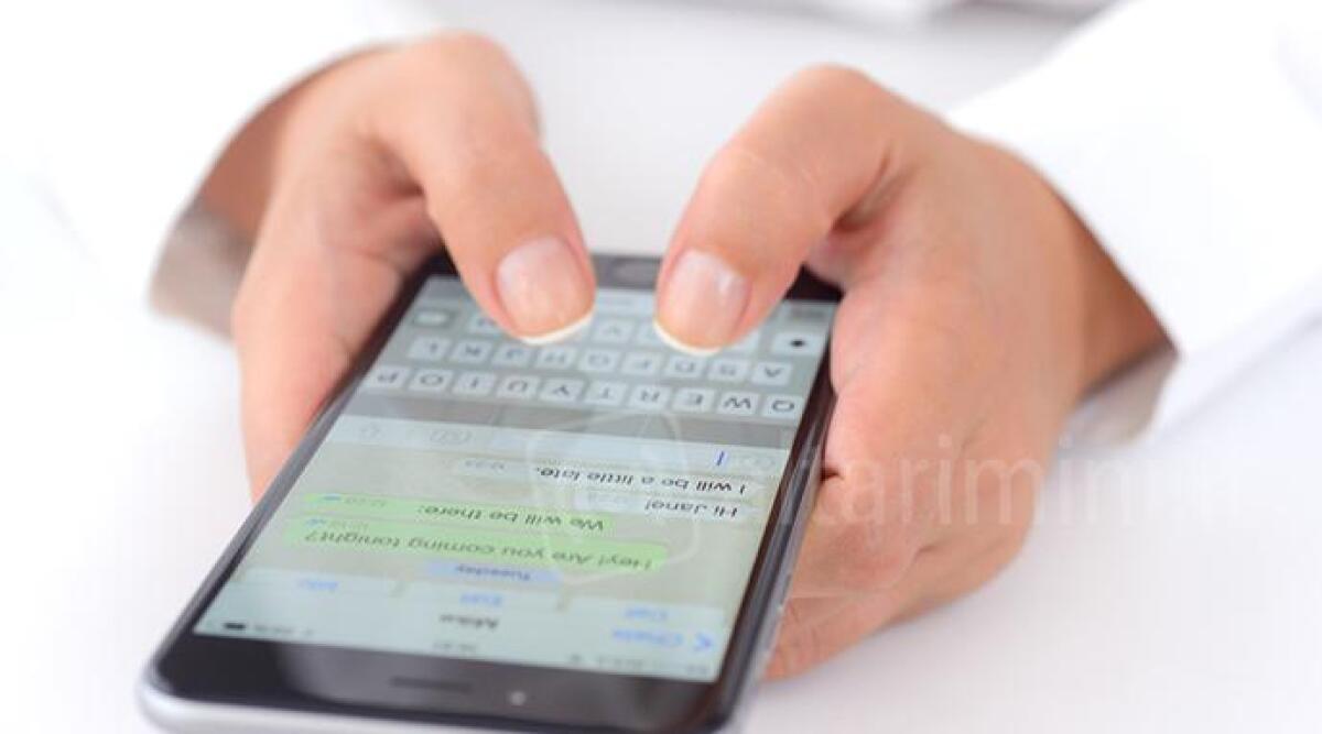 Oltre 10mila chat ad alunna 13enne, professore indagato nel Ferrarese - Archivio