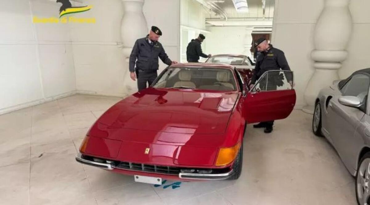 Sequestrate 18 auto di lusso tra cui rare Ferrari e Lamborghini -