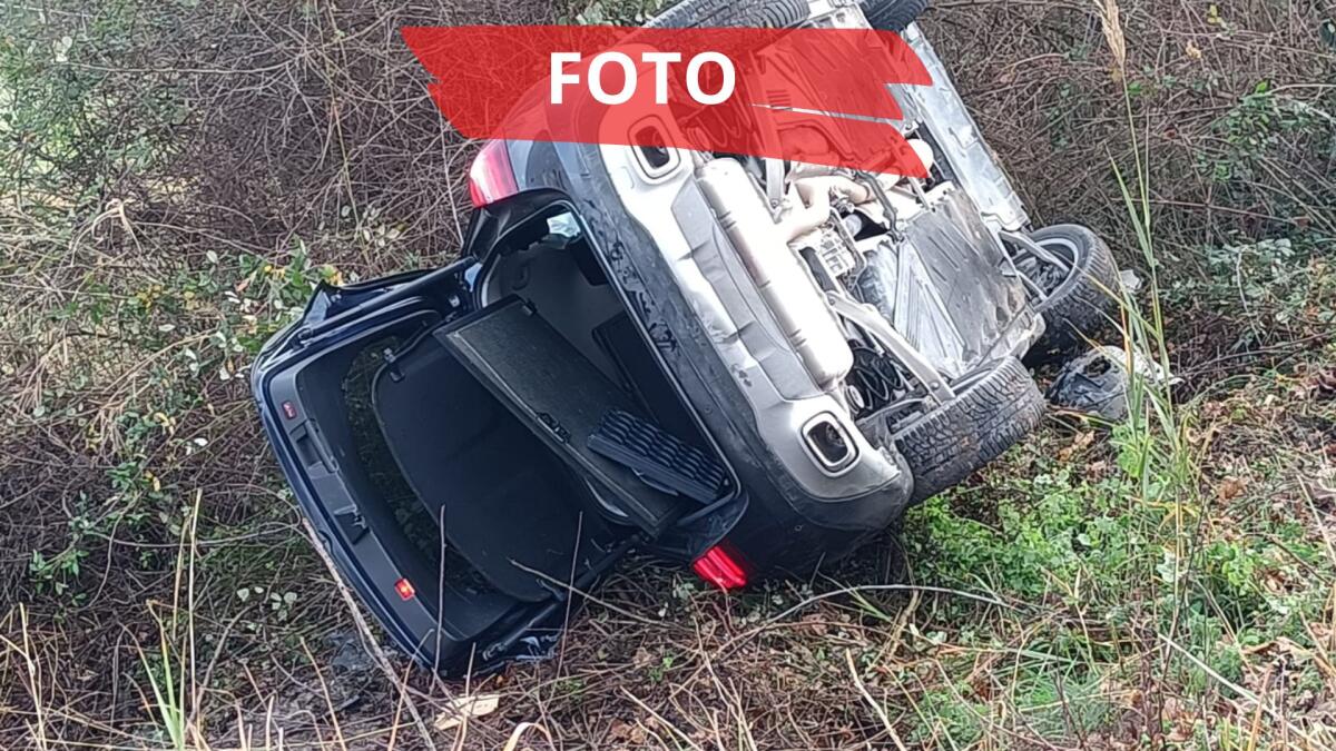 Auto si ribalta nella scarpata dopo aver invaso la corsia opposta: tragedia sfiorata - PH BALLANTE