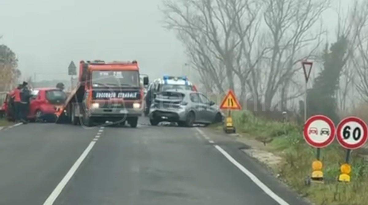 Incidente a Santarcangelo di Romagna: due auto bloccano la carreggiata per due ore -