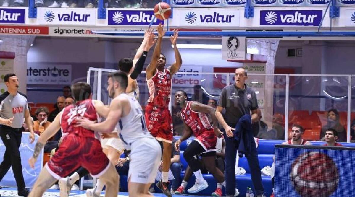 Basket A2, RivieraBanca travolta a Brindisi (90-55) -