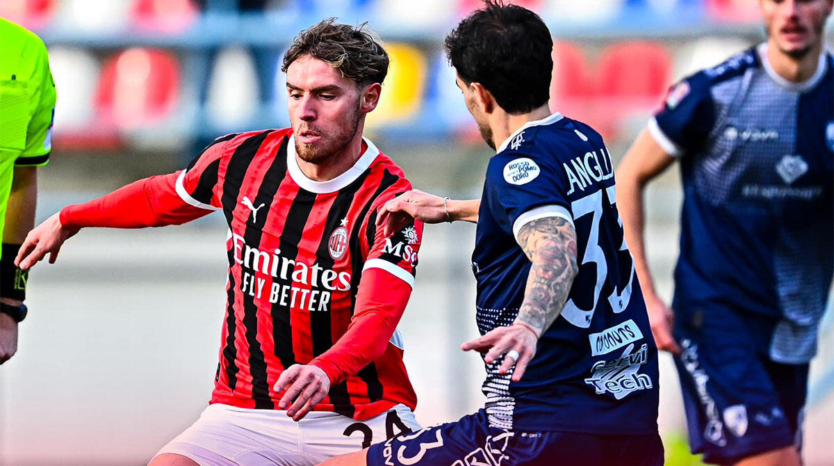 Rimini, altro "grigio" 0-0: Colombi stoppa dagli undici metri il Milan Futuro. Le pagelle - Minotti affronta Langella PH RIMINI CALCIO