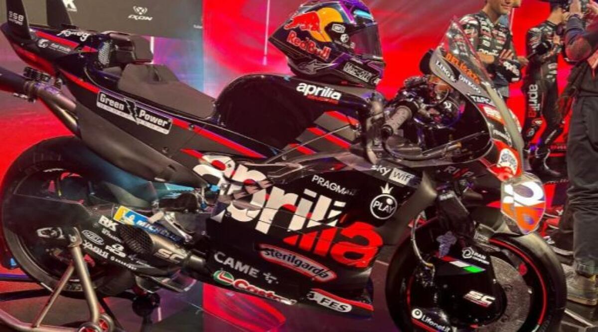 Bezzecchi debutta con Aprilia: nuove sfide al fianco del campione Martin - La Aprilia presenta le moto e il team per la prossima stagione della MotoGP