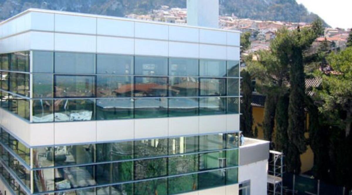 Patteggia il 60enne accusato di tentato 'pubblico disastro' a San Marino - L'esterno del tribunale di San Marino