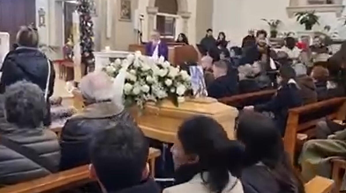 Ciao Luca: chiesa di San Vito gremita per l'ultimo saluto a Perazzini -